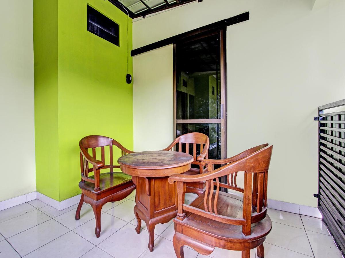 Oyo 92198 Kalegan 2 Guesthouse Yogyakarta Dış mekan fotoğraf