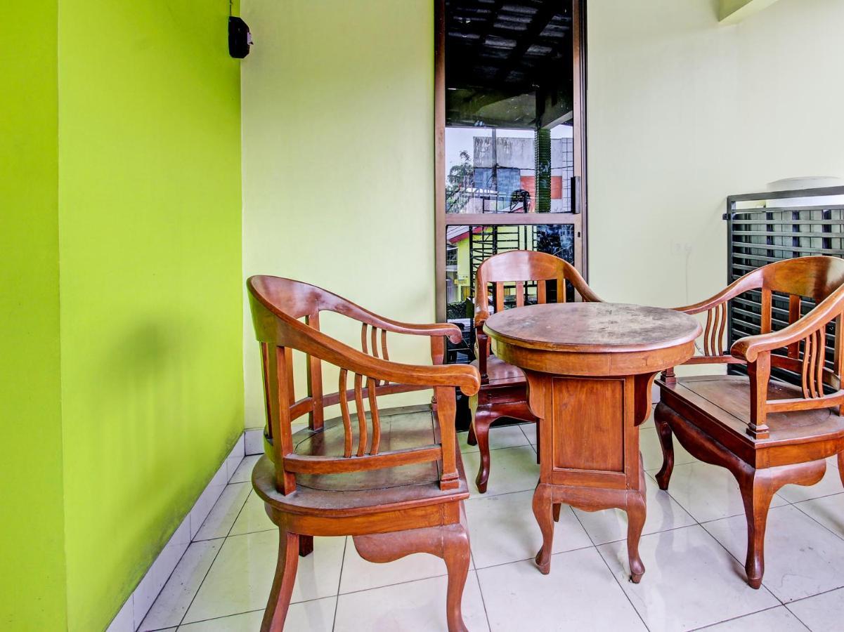 Oyo 92198 Kalegan 2 Guesthouse Yogyakarta Dış mekan fotoğraf