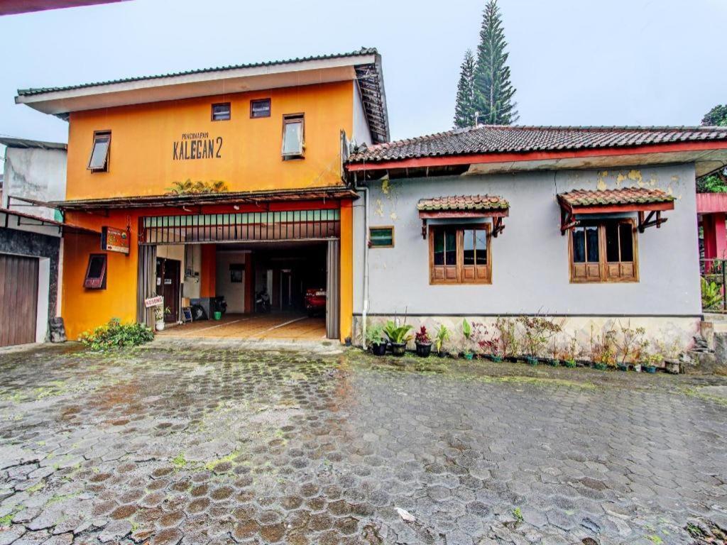 Oyo 92198 Kalegan 2 Guesthouse Yogyakarta Dış mekan fotoğraf