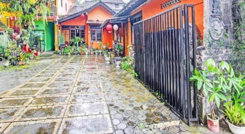 Oyo 92198 Kalegan 2 Guesthouse Yogyakarta Dış mekan fotoğraf